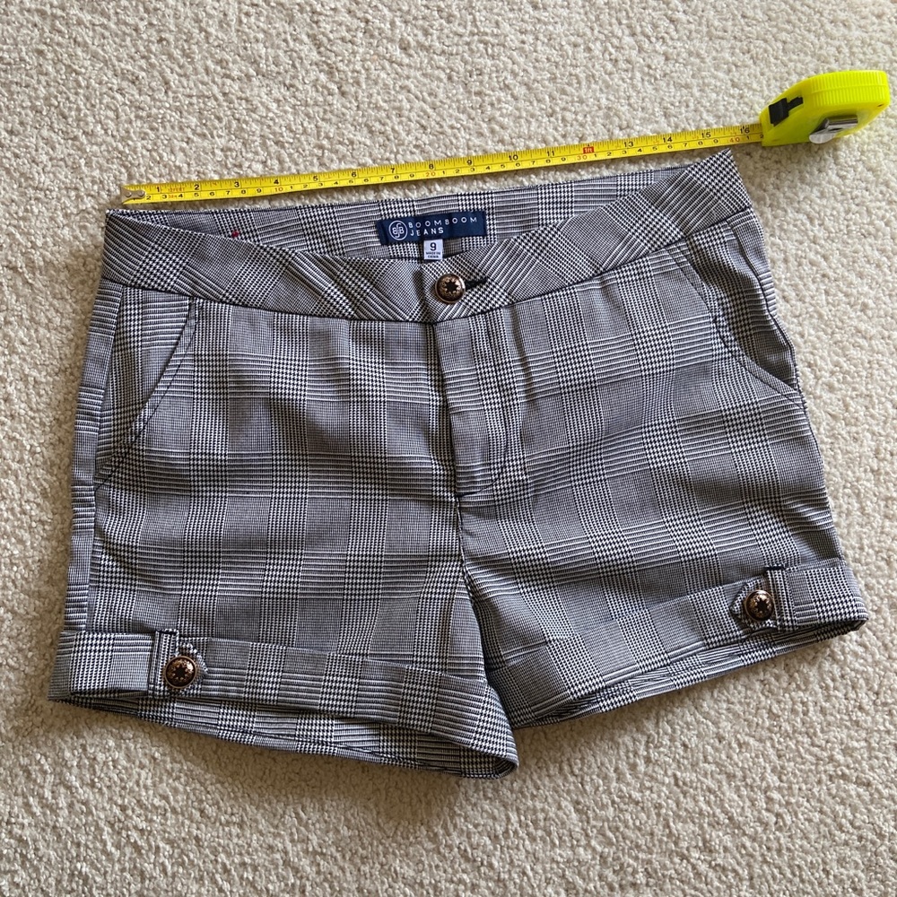 NWOT Plaid shorts